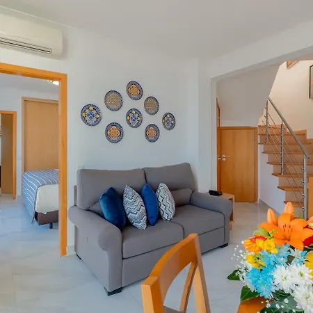 ホテル Monicca Collection Suites&resi