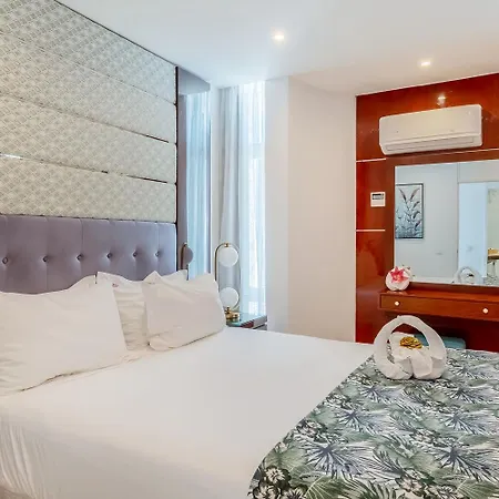 Monicca Collection Suites&resi 4* 阿尔布费拉