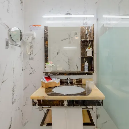 호텔 Monicca Collection Suites&resi 알부페이라