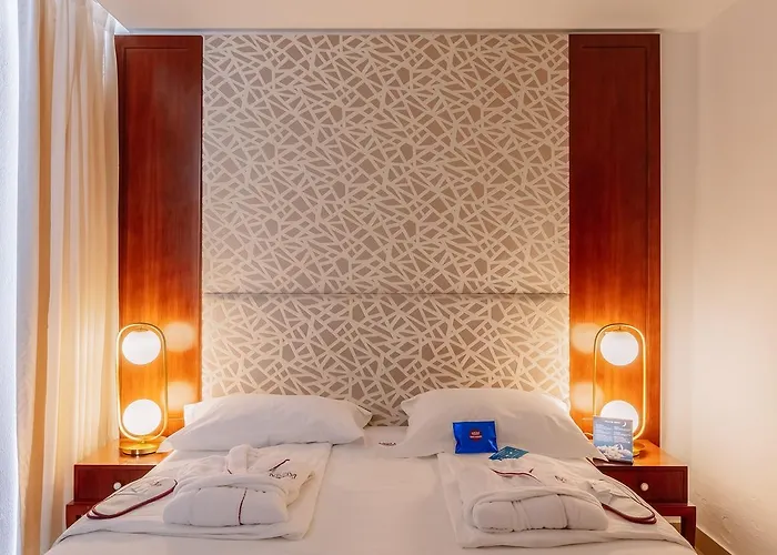 Monicca Collection Suites&resi