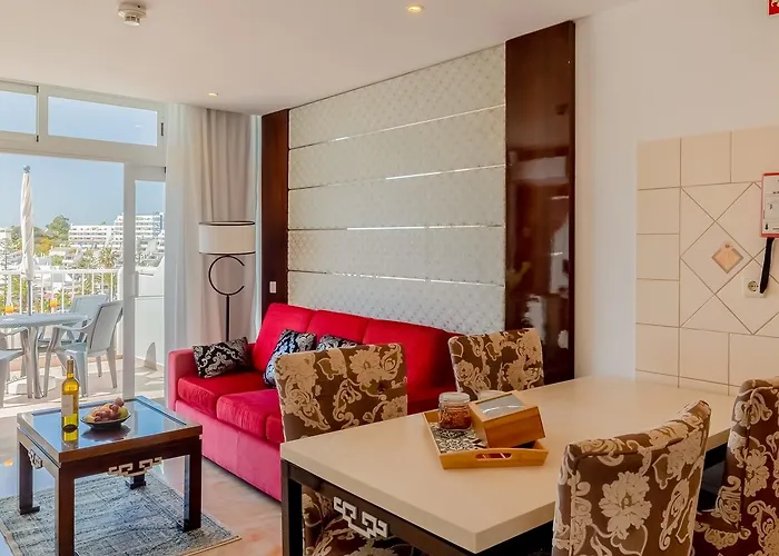 Monicca Collection Suites&resi