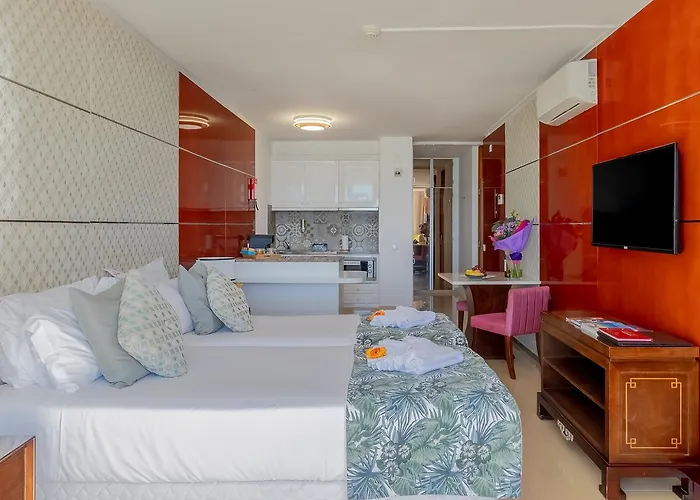 ホテル Monicca Collection Suites&resi 4*