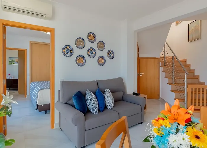 ホテル Monicca Collection Suites&resi