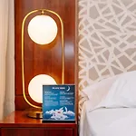 Monicca Collection Suites&resi 4* البوفيرا