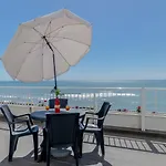 فندق Monicca Collection Suites&resi 4*