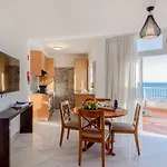 فندق Monicca Collection Suites&resi 4*
