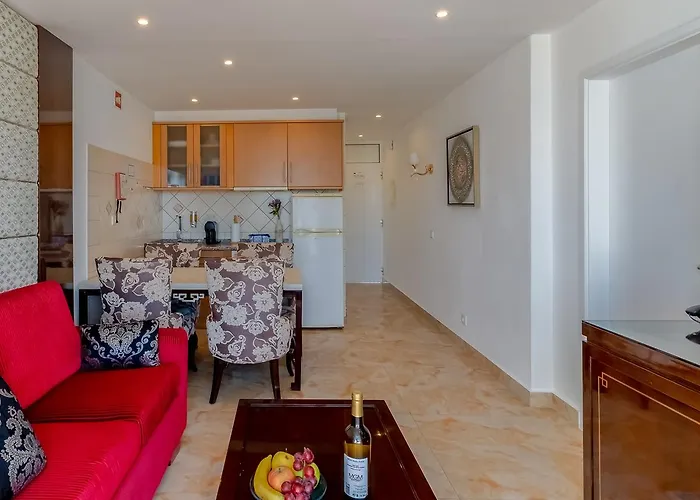 فندق Monicca Collection Suites&resi