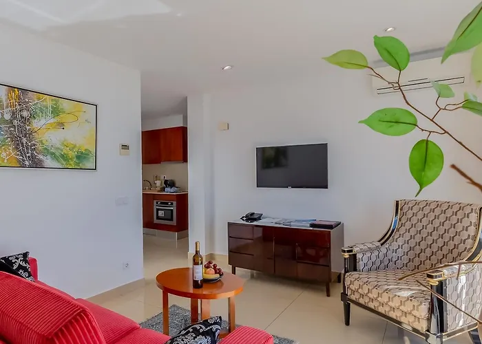 Monicca Collection Suites&resi فندق 4*