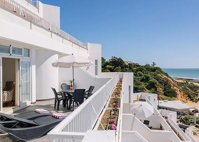 Monicca Collection Suites&resi 4* 阿尔布费拉