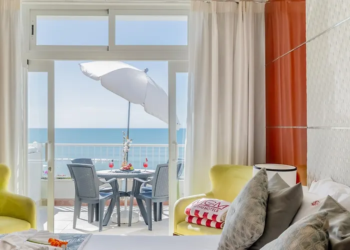 Monicca Collection Suites&resi