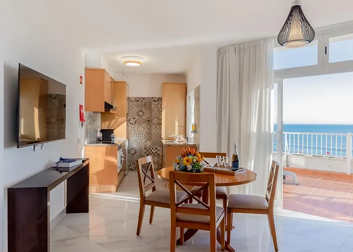 酒店 Monicca Collection Suites&resi 4*